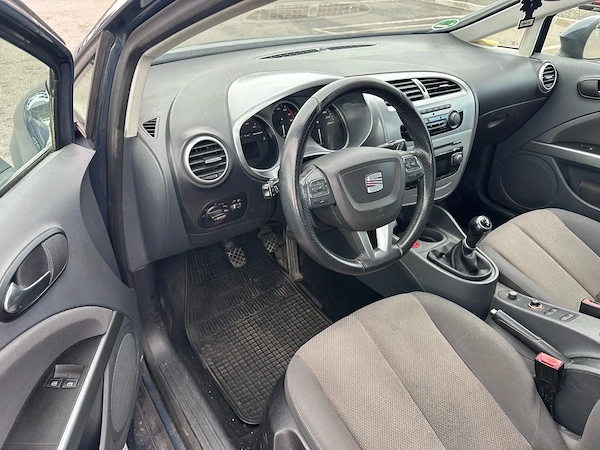 SEAT Leon 2010 — imagine 4