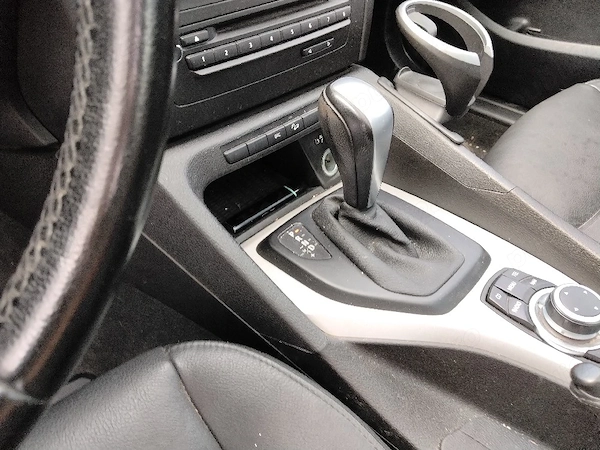 BMW iX1 2011 — imagine 9