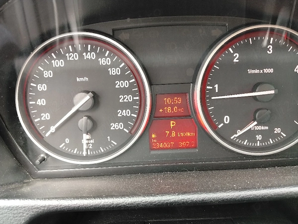 BMW iX1 2011 — imagine 4