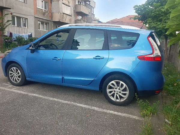 RENAULT Grand Scenic