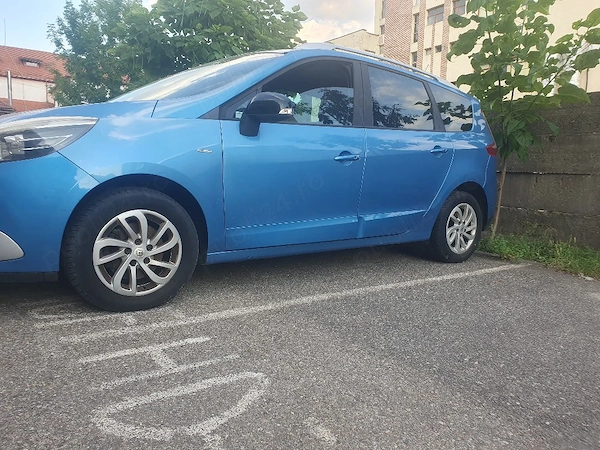 RENAULT Grand Scenic 2015 — imagine 2