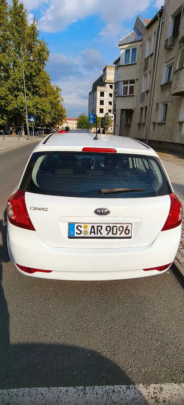 KIA Ceed 2010 — imagine 3