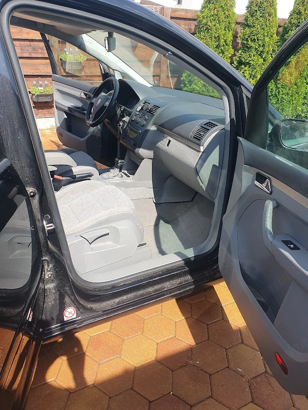 VOLKSWAGEN Touran 2005 — imagine 10