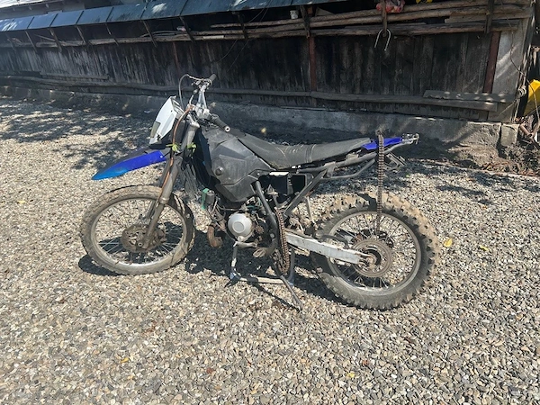 motocicleta cross trriger x