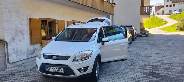 FORD Kuga 2010 — imagine 2