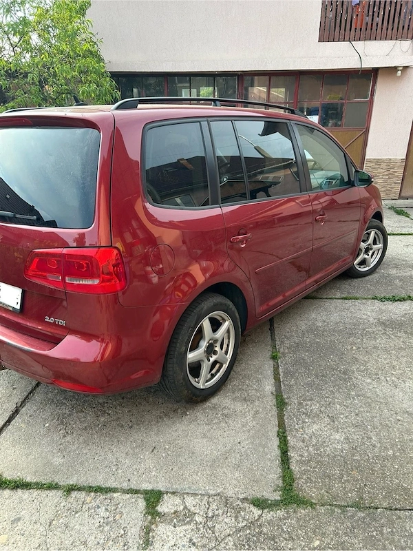 VOLKSWAGEN Touran 2015 — imagine 5