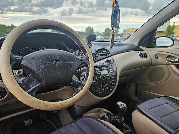 FORD Focus 2000 — imagine 5