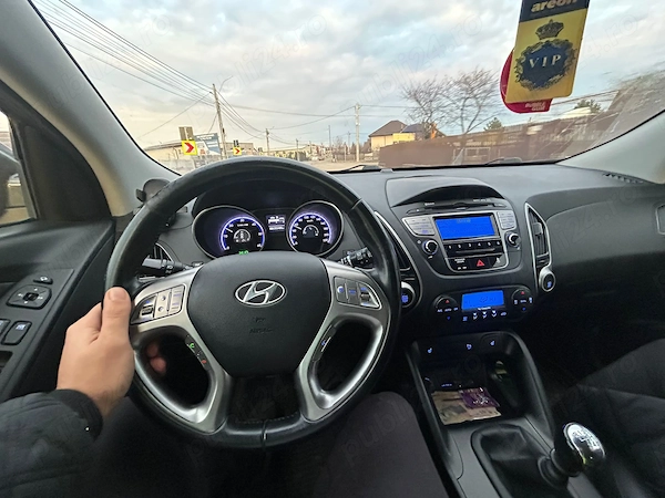 HYUNDAI ix35 2010 — imagine 4