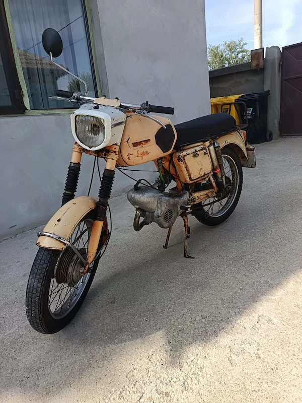 De vânzare mobra 50 s si piese
