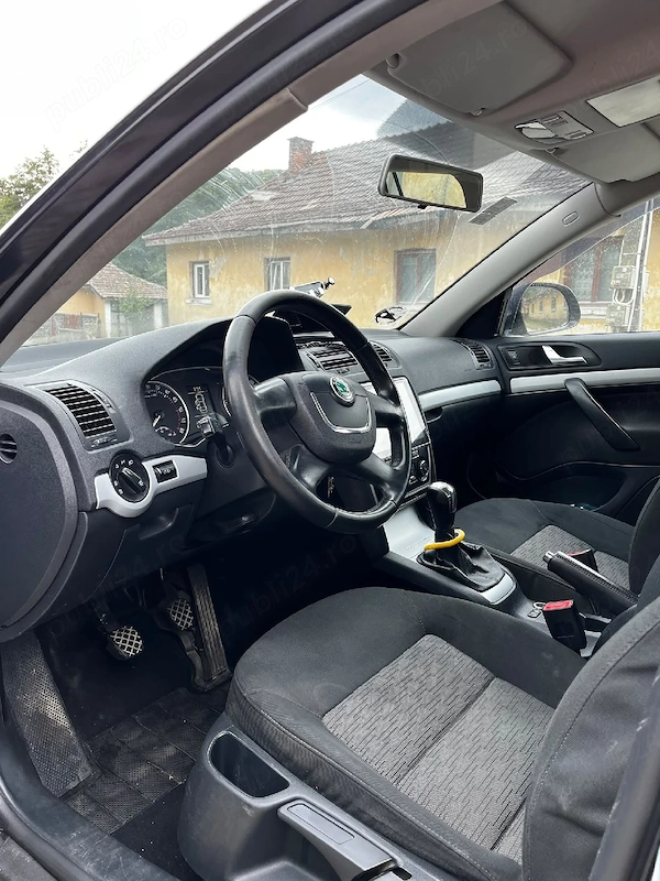 SKODA Fabia 2010 — imagine 3