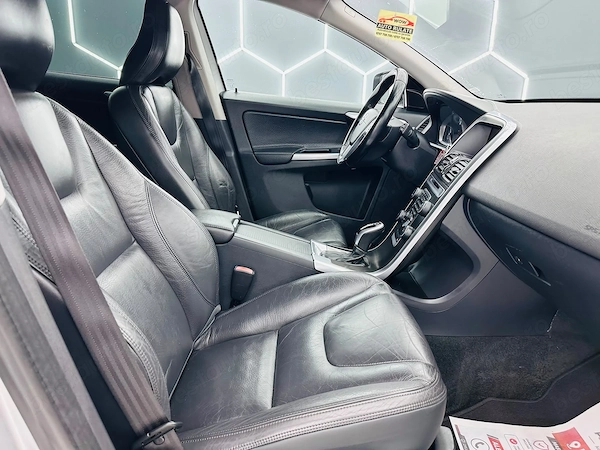 VOLVO XC60 2014 — imagine 19