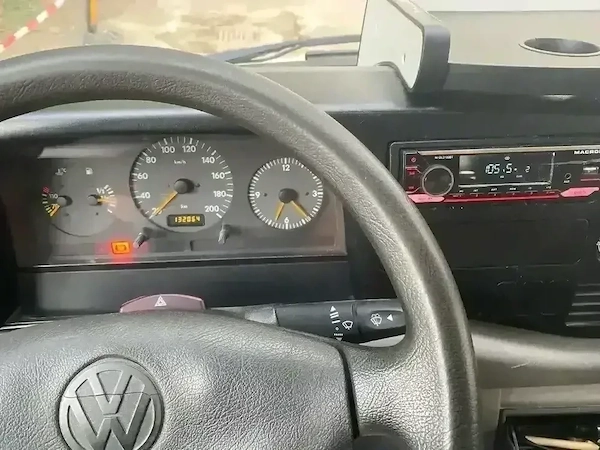 VOLKSWAGEN LT 2000 — imagine 3