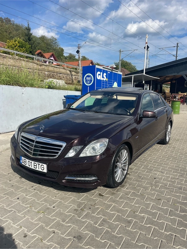 MERCEDES-BENZ E-Class 2011 — imagine 10