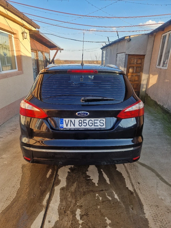 FORD Focus 2014 — imagine 5