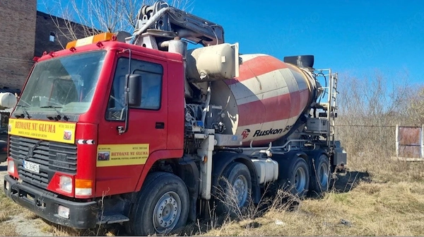 VOLVO Unknown Model 1998 — imagine 2