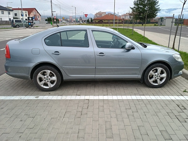 SKODA Octavia 2012 — imagine 4