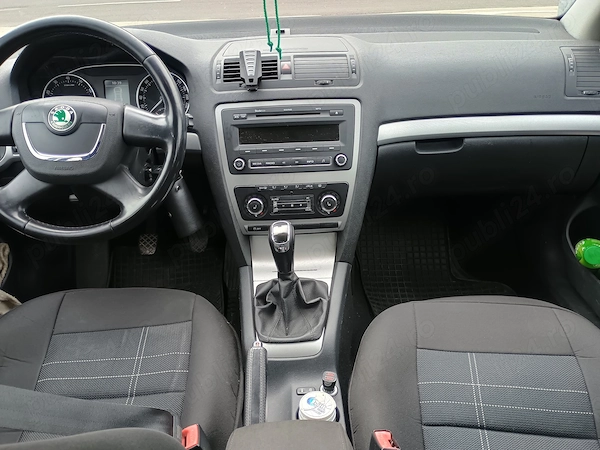 SKODA Octavia 2012 — imagine 5