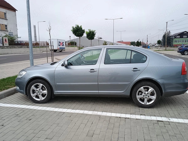 SKODA Octavia 2012 — imagine 3