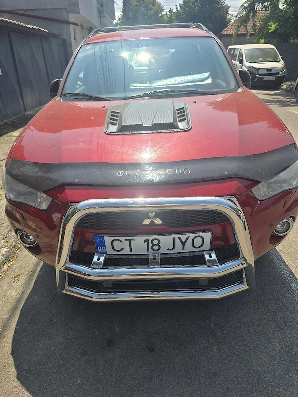 MITSUBISHI Outlander 2012 — imagine 2