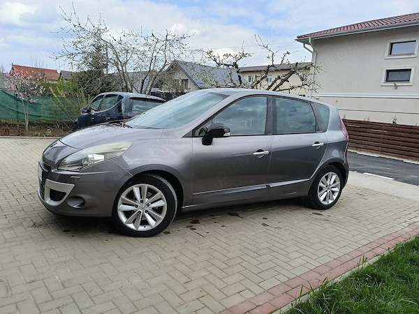 RENAULT Scenic 2011 — imagine 4