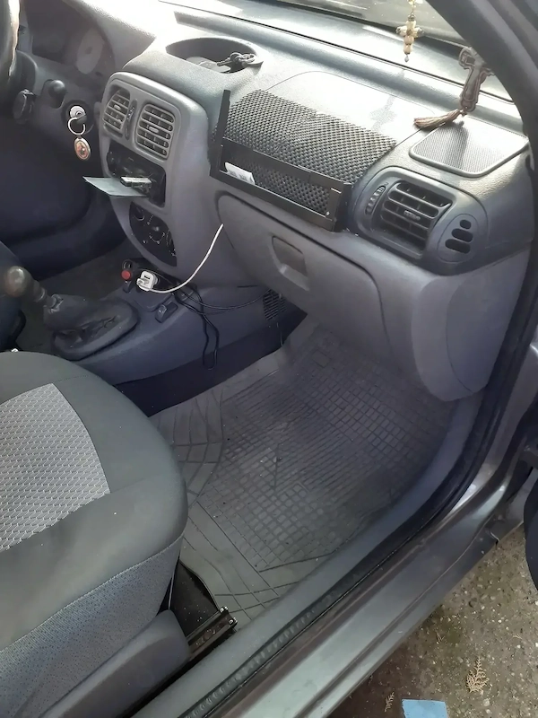 RENAULT Clio 2002 — imagine 2