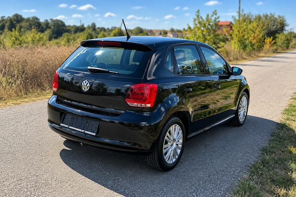 VOLKSWAGEN Polo 2010 — imagine 3