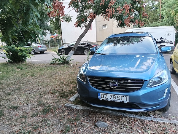 VOLVO XC60 2017 — imagine 4