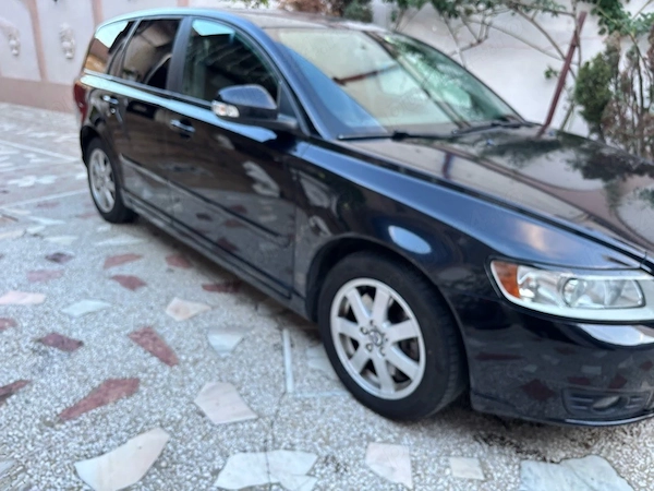 VOLVO V50 2010 — imagine 2