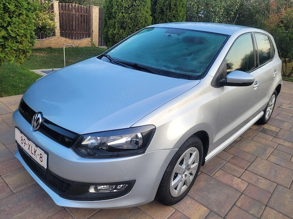 VOLKSWAGEN Polo