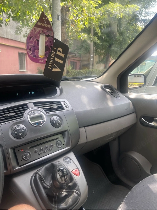RENAULT Scenic