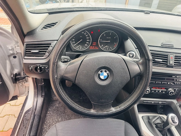 BMW X Series (Generic) 2010 — imagine 8