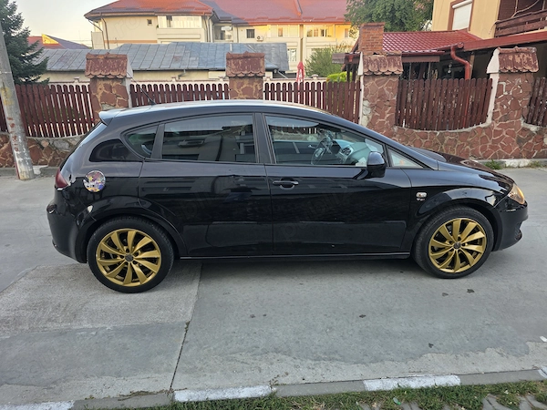 SEAT Leon 2011 — imagine 4