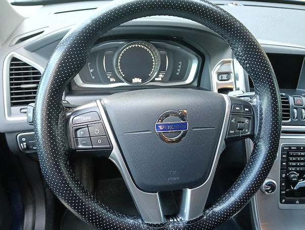 VOLVO XC60 2017 — imagine 5