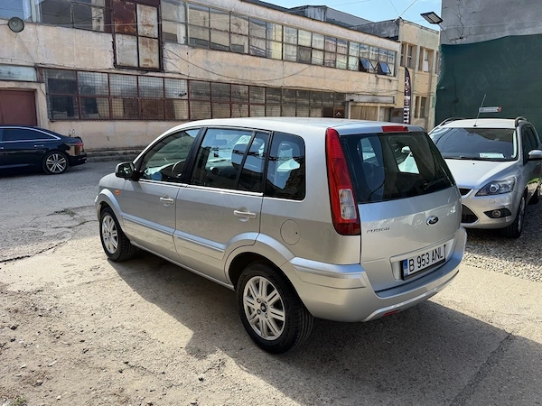 FORD Fusion 2011 — imagine 3
