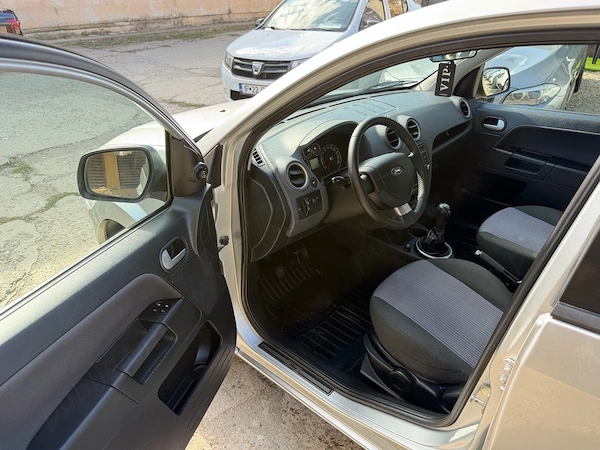 FORD Fusion 2011 — imagine 5