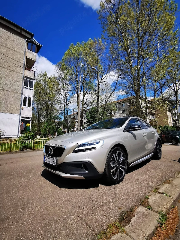 VOLVO V40 Cross Country 2017 — imagine 5