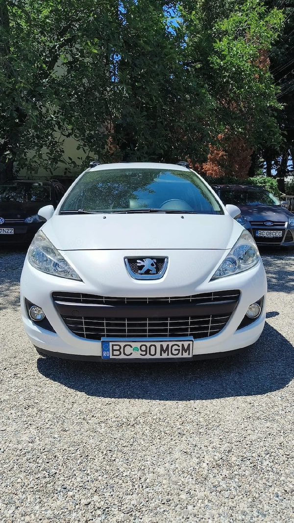 Vând Peugeot 207 SW