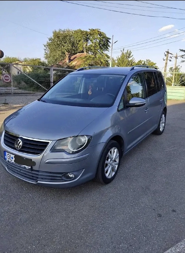 VOLKSWAGEN Touran 2010 — imagine 3