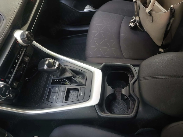 TOYOTA RAV4 2020 — imagine 6