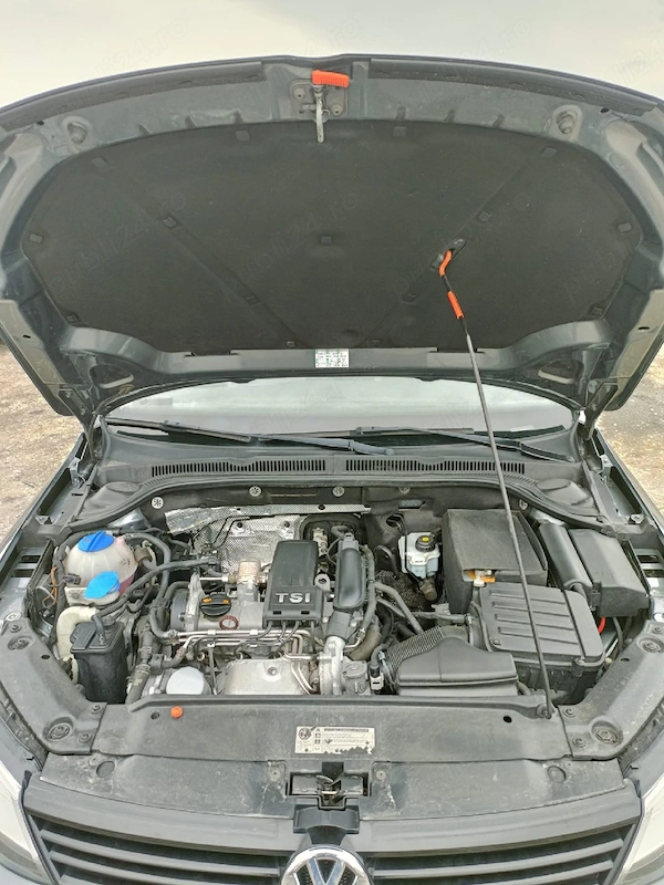 VOLKSWAGEN Jetta 2012 — imagine 3