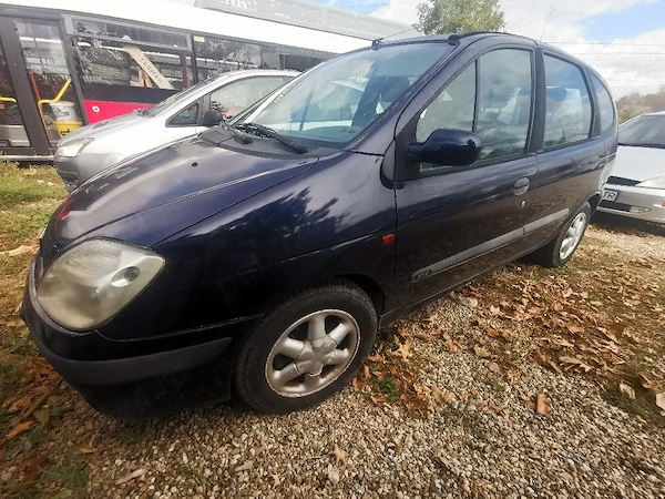 RENAULT Scenic 2000 — imagine 3