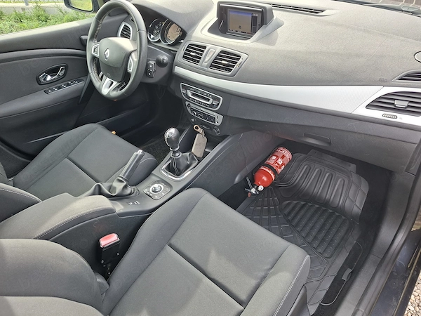 RENAULT Megane 2013 — imagine 2