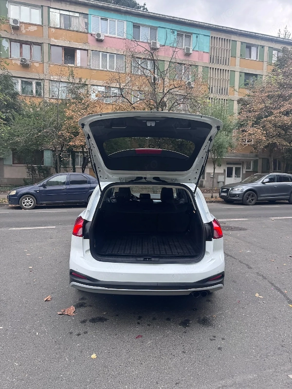FORD Focus 2020 — imagine 5