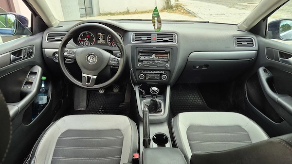 VOLKSWAGEN Jetta 2012 — imagine 6