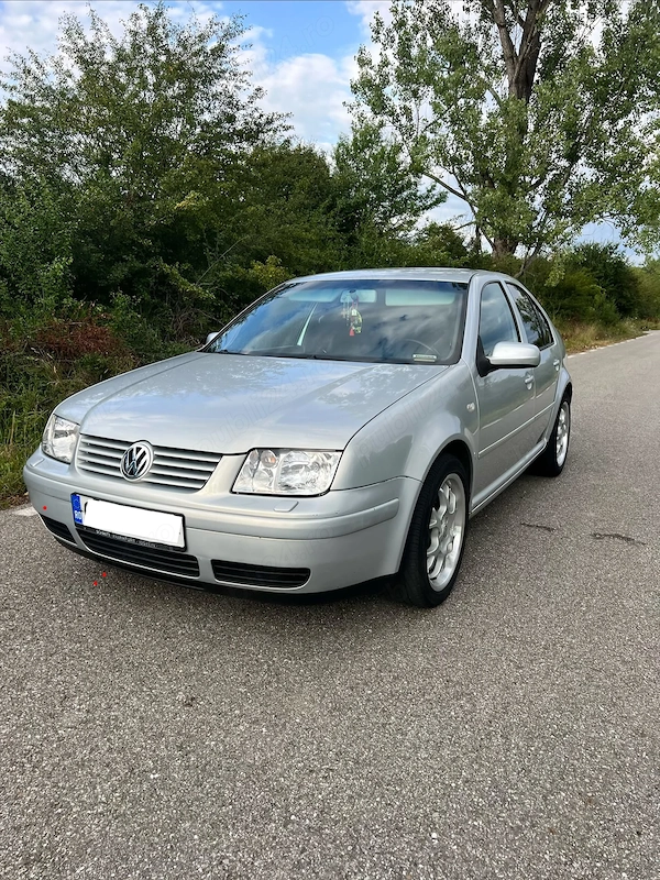 VOLKSWAGEN Bora