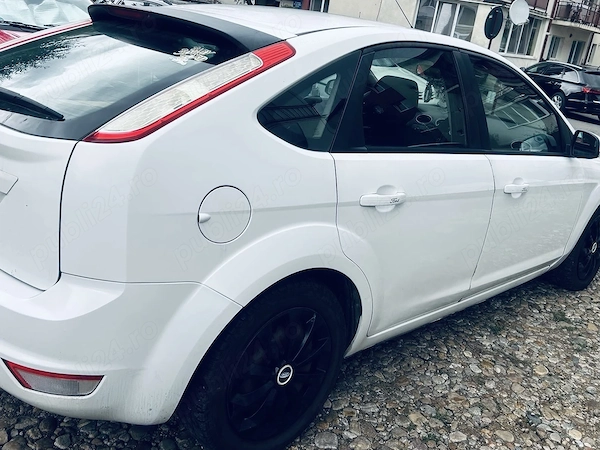 FORD Focus 2011 — imagine 4