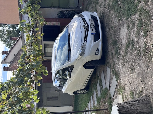 TOYOTA Yaris 2013 — imagine 2