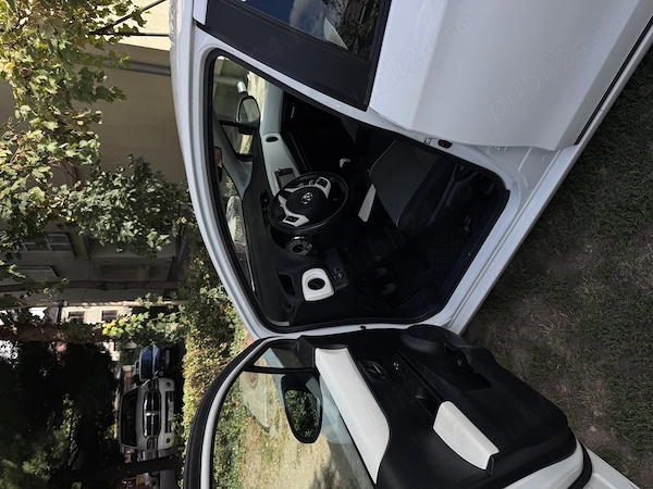 TOYOTA Yaris 2013 — imagine 8