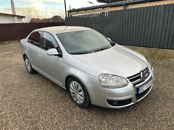 VOLKSWAGEN Jetta 2010 — imagine 4
