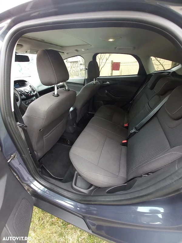 FORD Focus 2011 — imagine 5